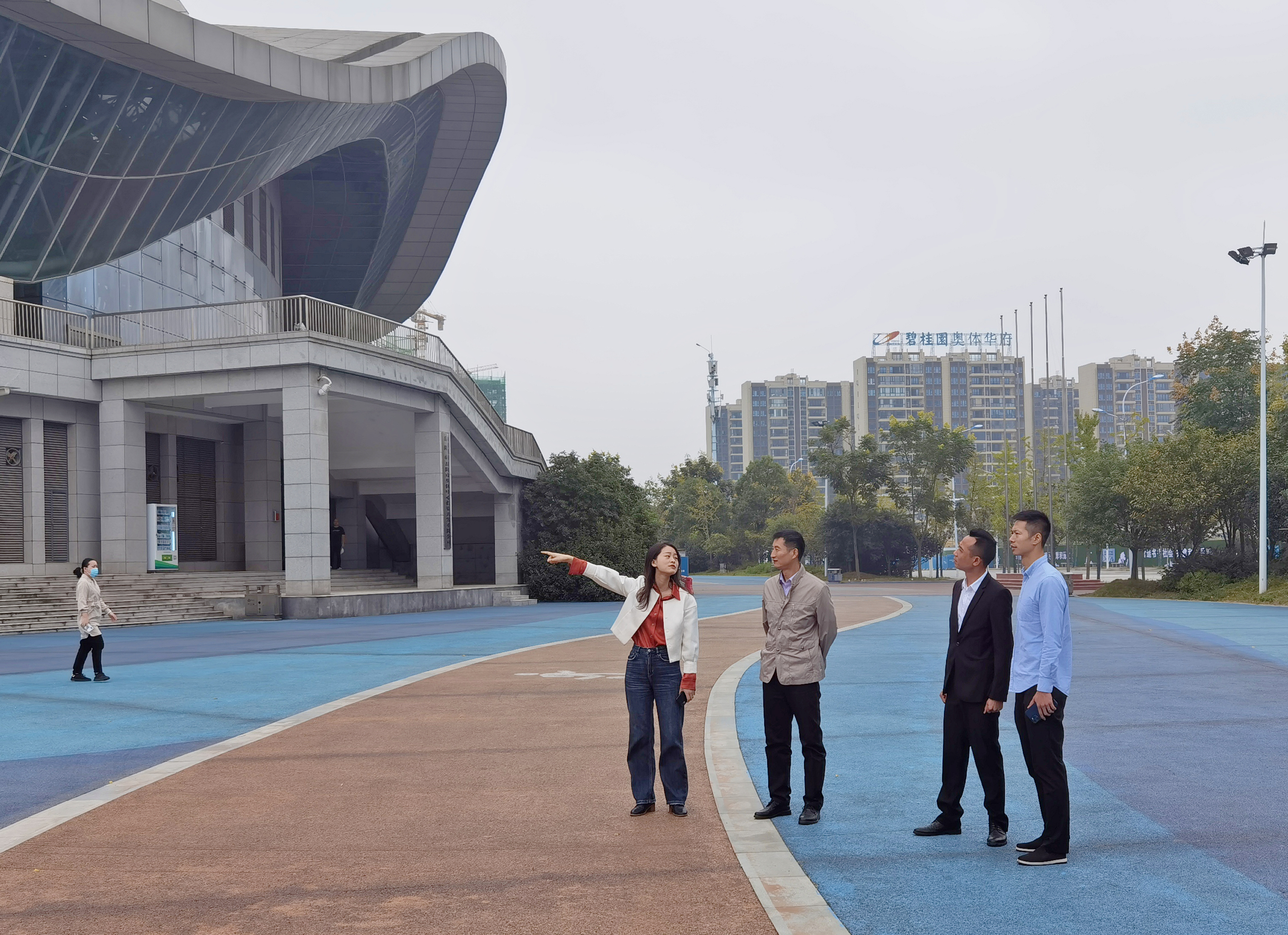 10.8市國資委調(diào)研督導市城投集團文明創(chuàng)建工作.jpg